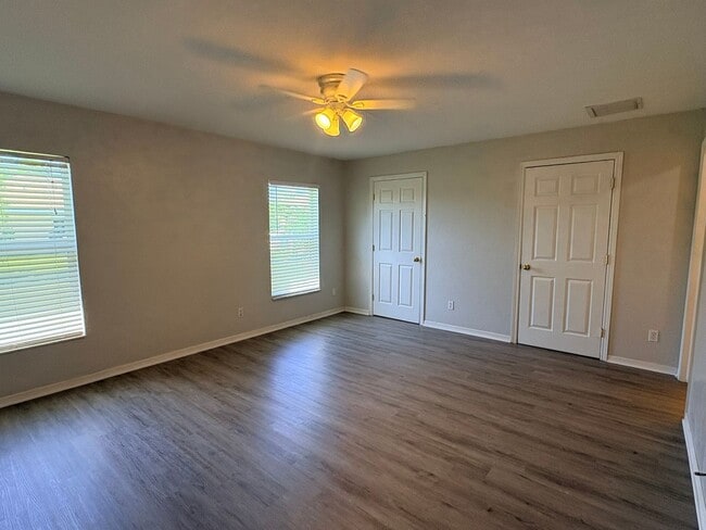 Building Photo - 1732 SW 21st Ln