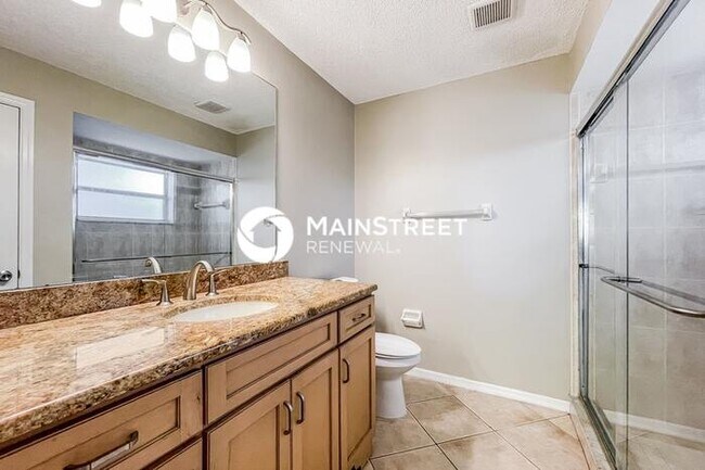 Building Photo - 4 Bedroom Pet-Friendly Home in SPRING HILL...