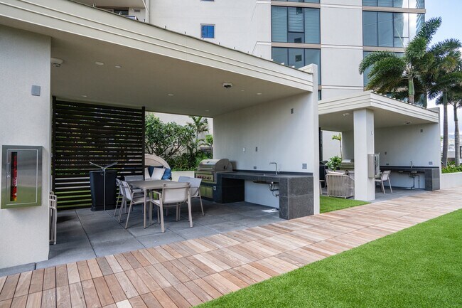 Building Photo - 1388 Kapiolani Blvd
