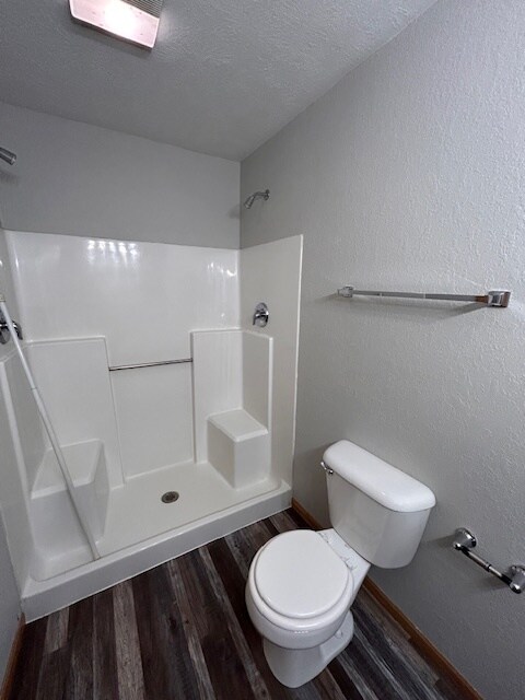 Building Photo - 725 N James Ave