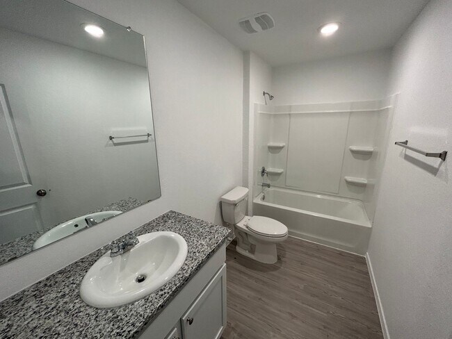 Building Photo - 3BD/2BA with Washer/Dryer Included – Fenced Yard, Garage & Community Pool!