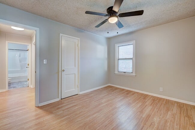 Building Photo - 4 Bedroom Available Now!