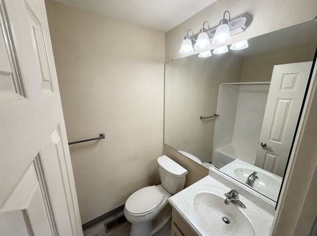 Building Photo - 626 Walden Cir