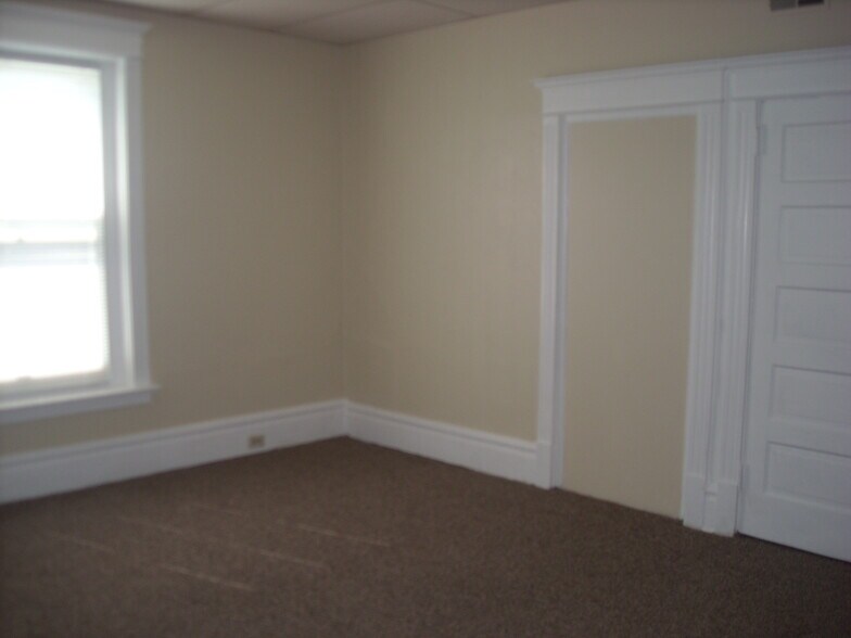 Bedroom 2 - 339 S Aiken Ave