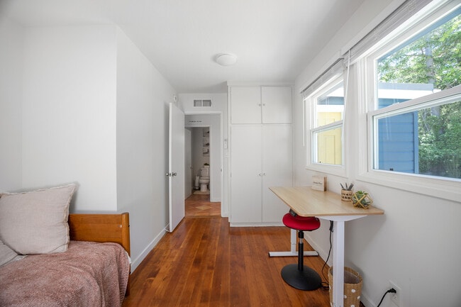 Building Photo - 80 Dominga Ave