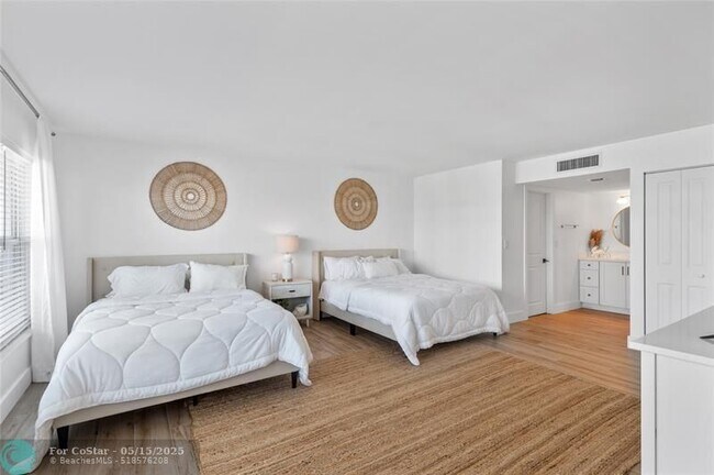 Building Photo - 3500 Galt Ocean Dr