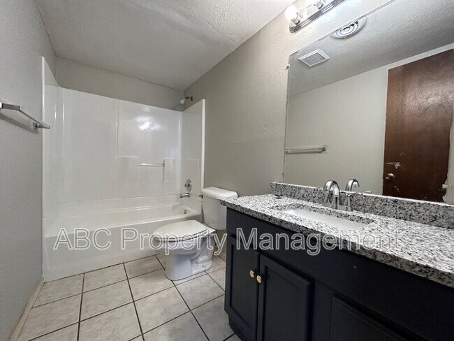 Building Photo - 1603 Juniper Cir
