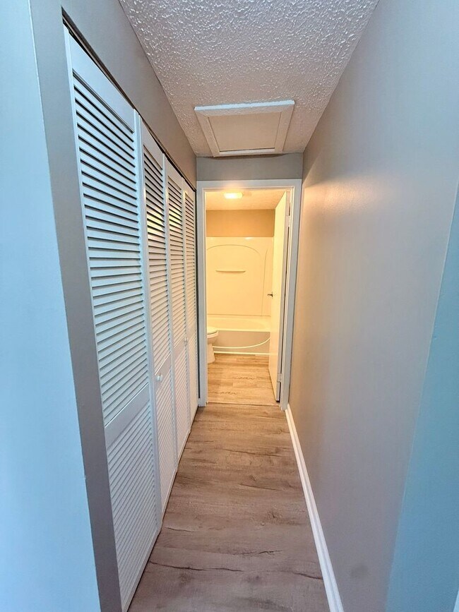 Building Photo - Move-In Ready 2BR with Stunning Granite + Fenced Backyard