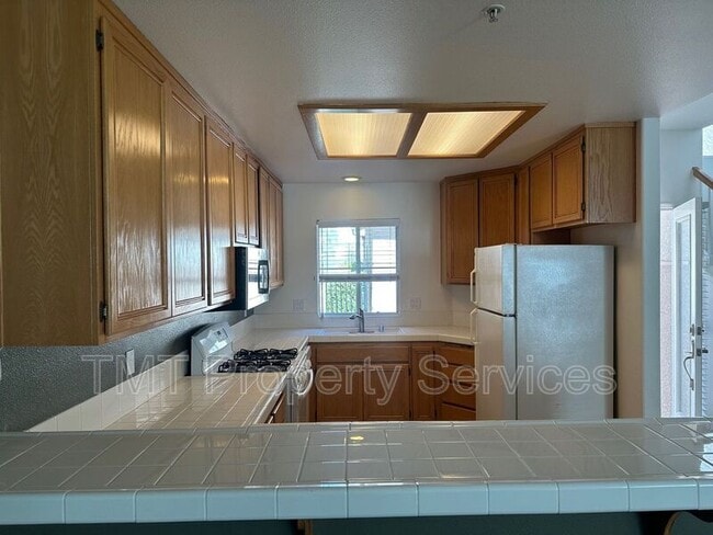 Building Photo - 1284 Chaparral Cir