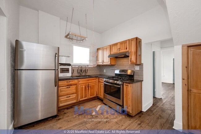 Building Photo - 712 S 900 E