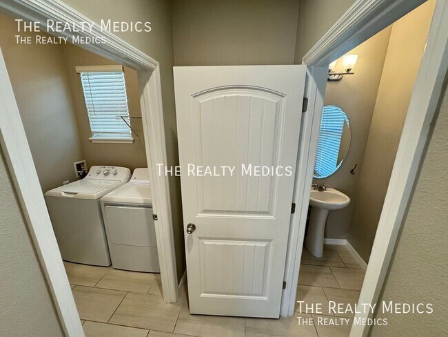 Building Photo - 16149 Mangrove Rd