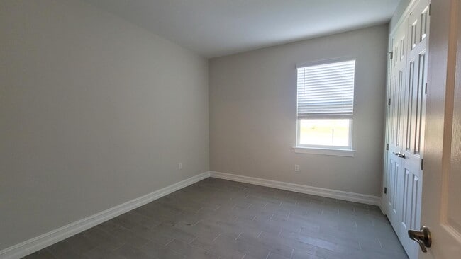 Building Photo - 3930 SW 16th Pl