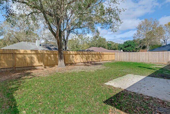 Building Photo - 2928 Laurelridge Dr