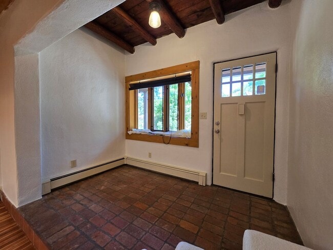 Building Photo - 342 Hillside Ave