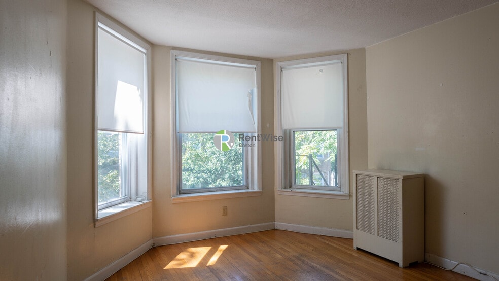 Building Photo - 1132 Commonwealth Ave