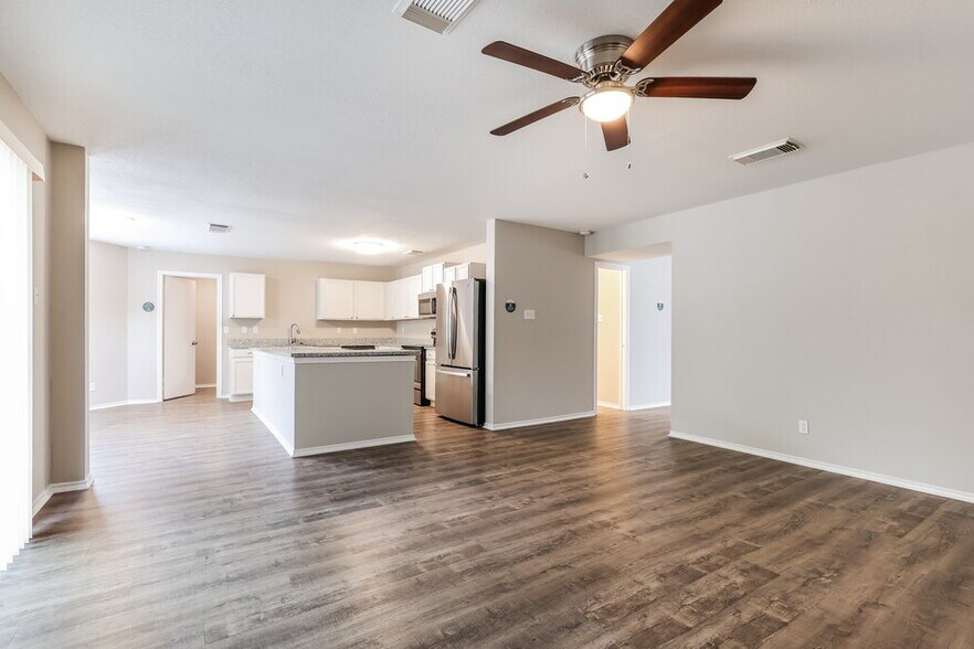 Building Photo - 8138 Cherry Glade