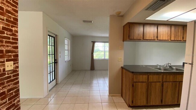 Building Photo - 7846 Royal Hart Dr