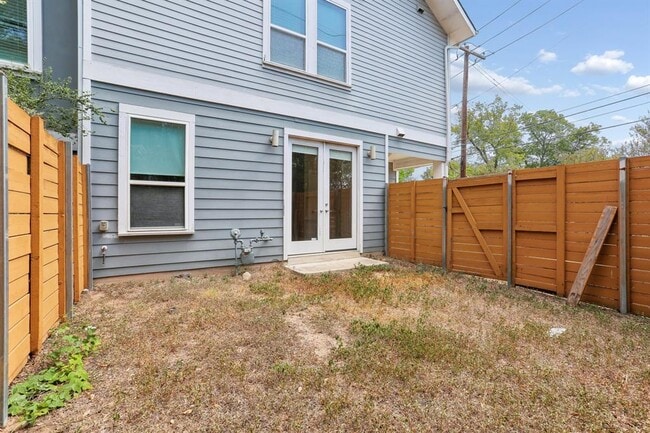 Building Photo - 3500 Robinson Ave