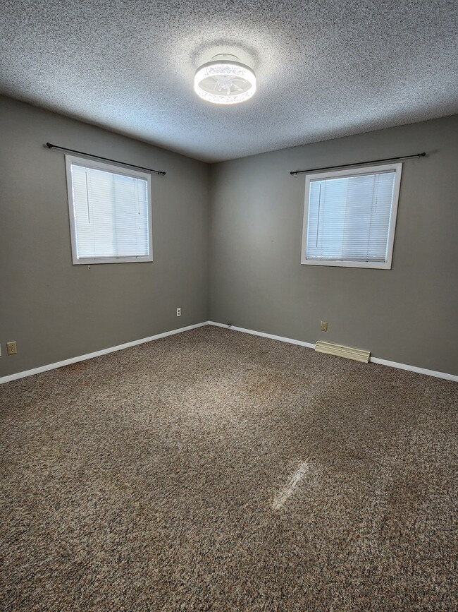 main bedroom - 1502 Sahlman Ave