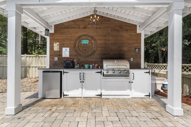 Building Photo - 9200 Pointe Aux Chenes Rd