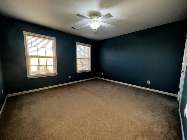 Building Photo - Gorgeous 4 Bedroom, 2 1/2 Bathroom Home in...