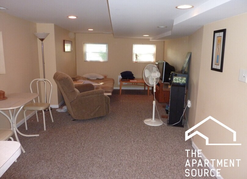 Building Photo - 4039 N Long Ave