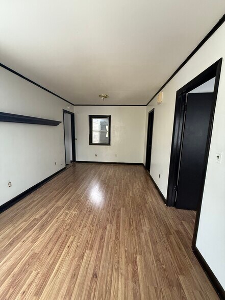 Building Photo - 93 Main St