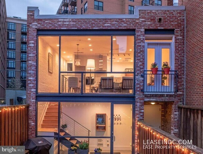 Primary Photo - 442 M St NW