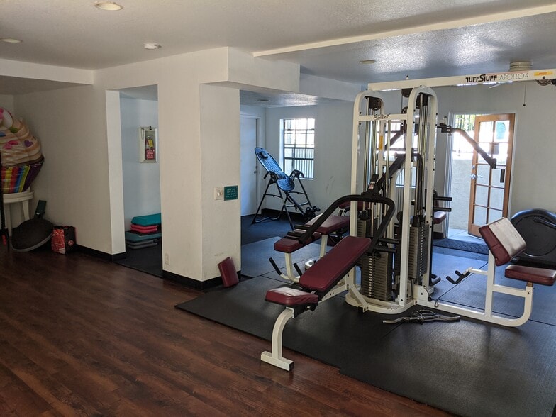 Weight Room - 2225 Linwood St