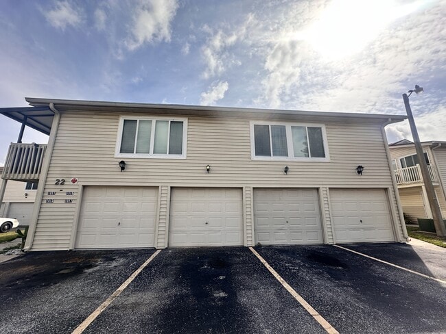 Primary Photo - 1013 Spring Meadow Dr
