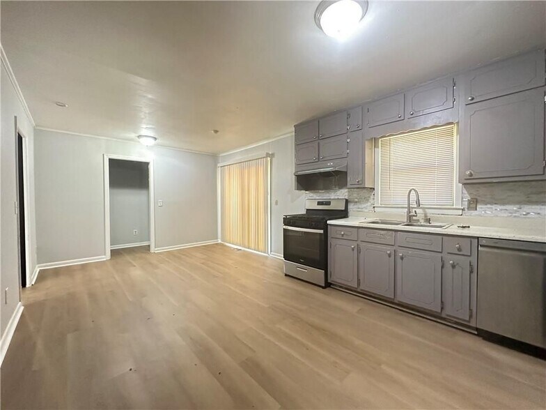 Building Photo - 967 Pine Roc Dr