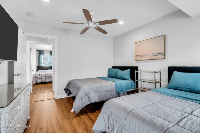 Building Photo - 27 Arnold Ave