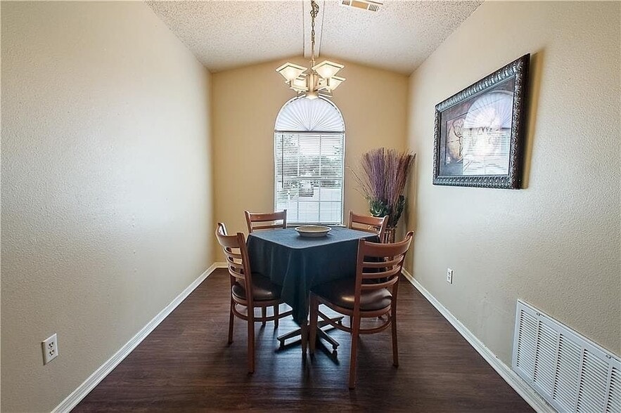 Building Photo - 3166 W Anne St