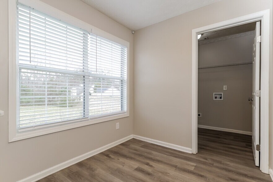 Building Photo - 45 Weldon Pl
