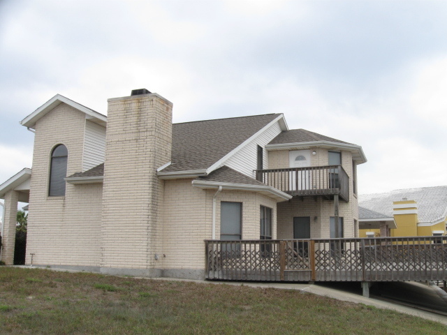 Building Photo - PADRE ISLAND HOME - EXTRA WIDE CANAL!