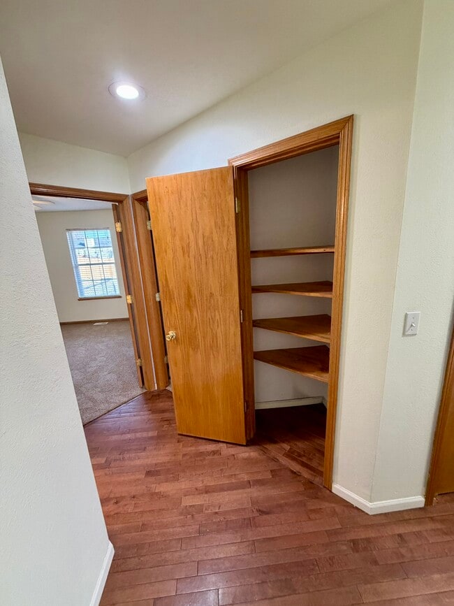 Building Photo - 571 SE 115th Rd