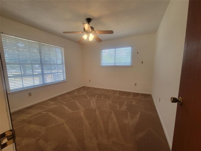Building Photo - 5804 Nassau Dr