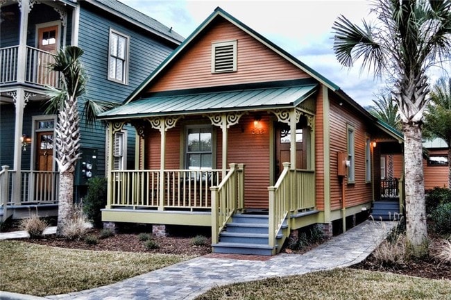 Primary Photo - 802 Howe St