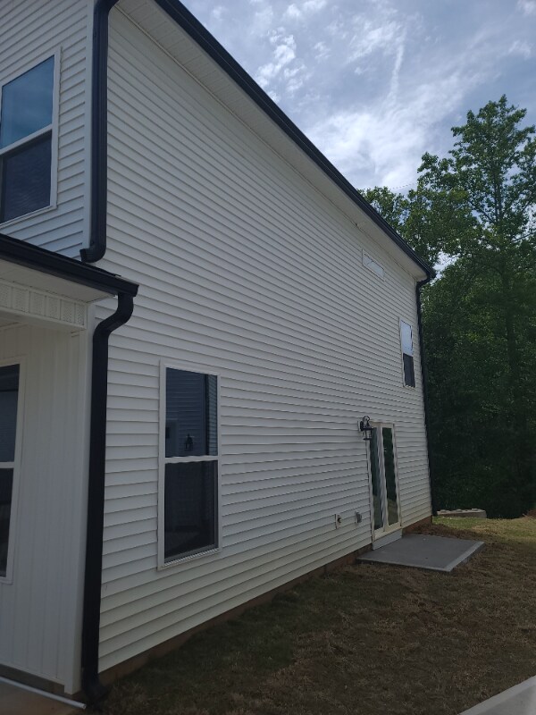 Building Photo - 111 Solis Ct