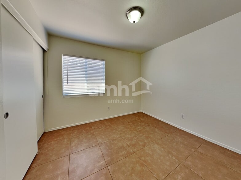 Building Photo - 12829 W Cherry Hills Dr