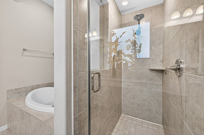 Building Photo - 3811 Lake Falls Dr