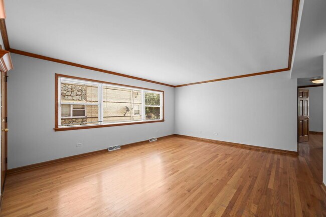 Building Photo - 8610 W Summerdale Ave