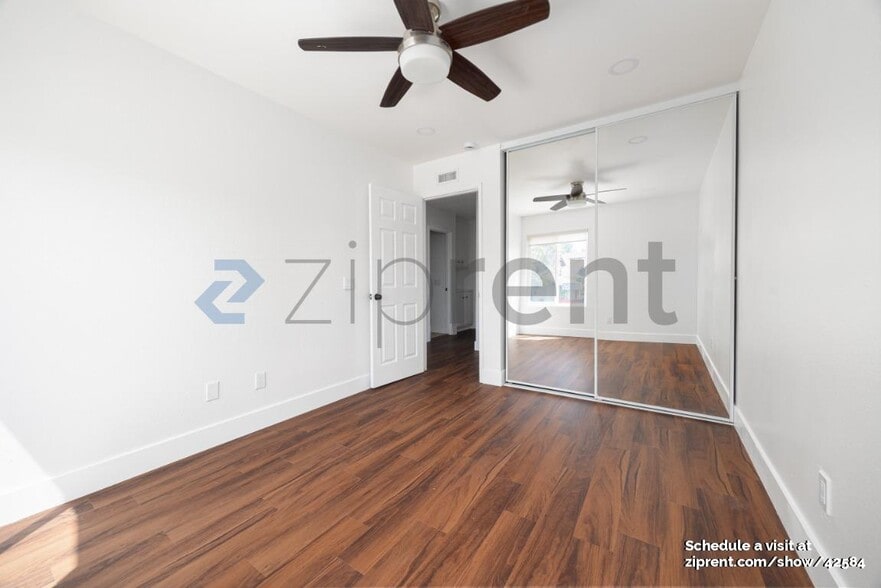 Building Photo - 13894 Paseo Zaldivar