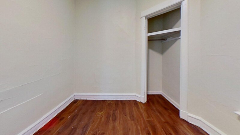 Building Photo - 2537 N Farwell Ave
