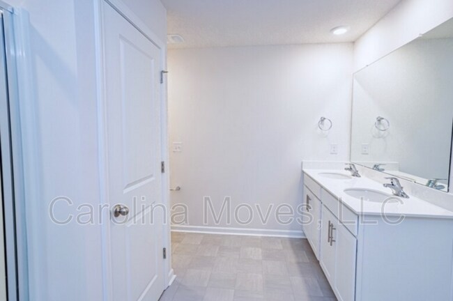 Building Photo - 308 Sea Isle Pl
