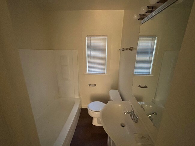 Building Photo - 1029 Kees Rd