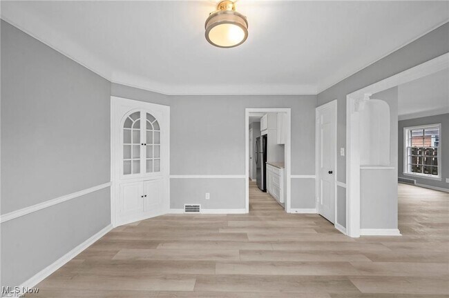 Building Photo - 3881 Meadowbrook Blvd