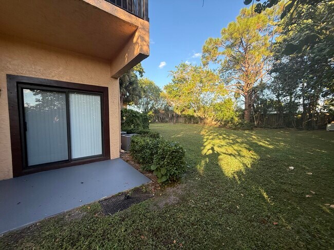 Building Photo - 5961 Forest Hill Blvd