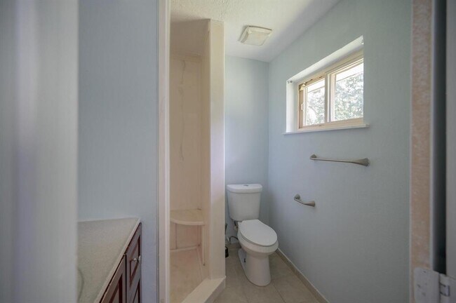 Building Photo - 326 Windsor Square