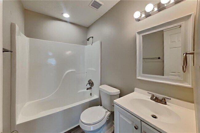 Building Photo - 679 Fernstone Trail